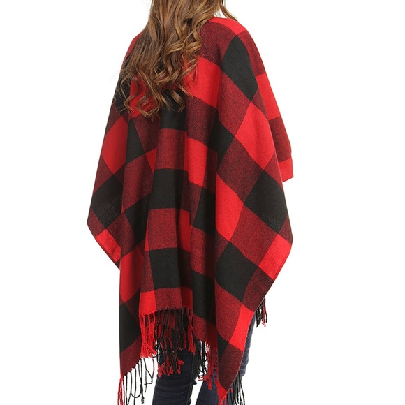 Black and Red buffalo check poncho - Picture 4 of 6
